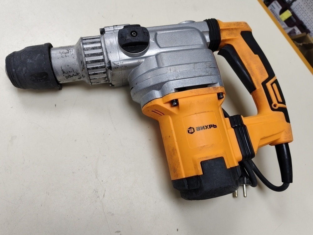 Перфоратор Вихрь П-1600К-М