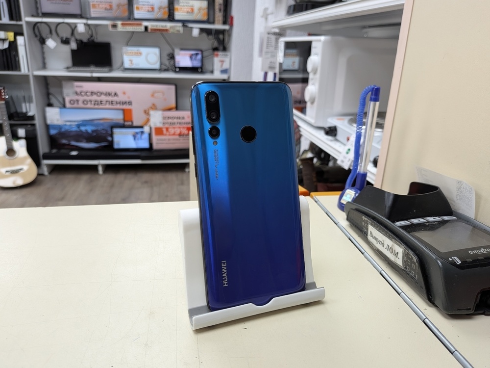 Смартфон Huawei Nova 4