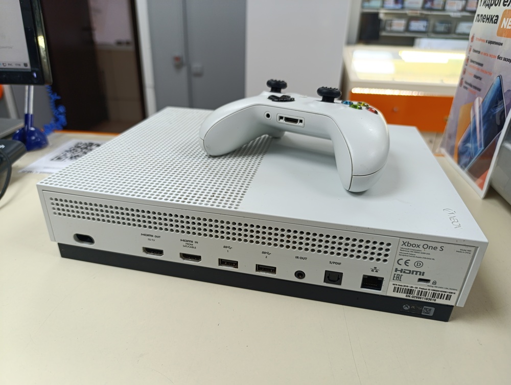 Игровая приставка Xbox One S 1TB