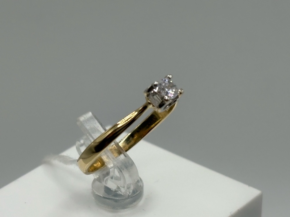 КОЛКМ585 КОЛЬЦО С КАМНЕМ (Au 585)