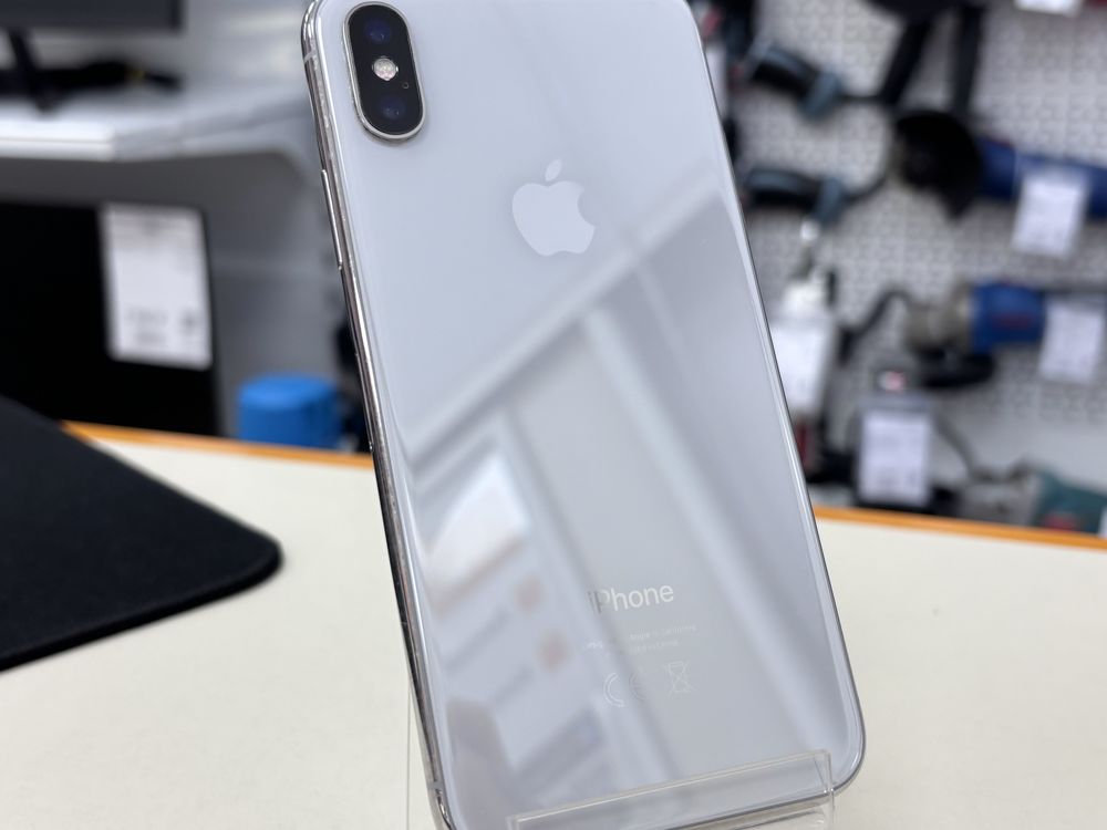 Смартфон Apple iPhone X 64Gb