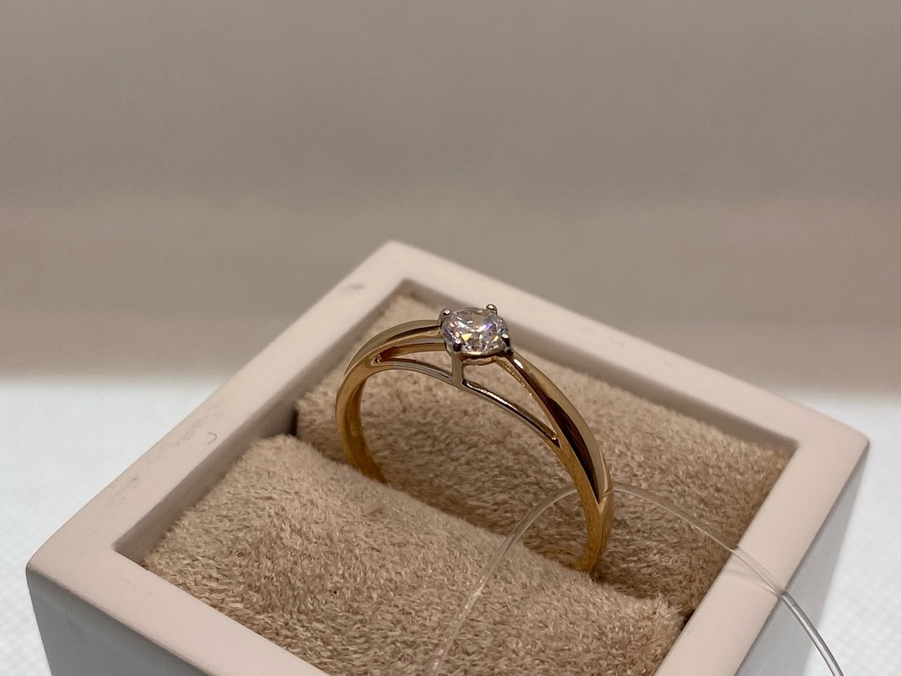 КОЛЬЦО С КАМНЕМ (Au 585)