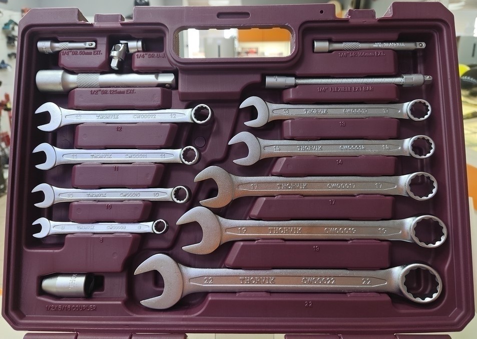 Набор инструментов Thorvik TS082 универсальный 1/4, 1/2 DR