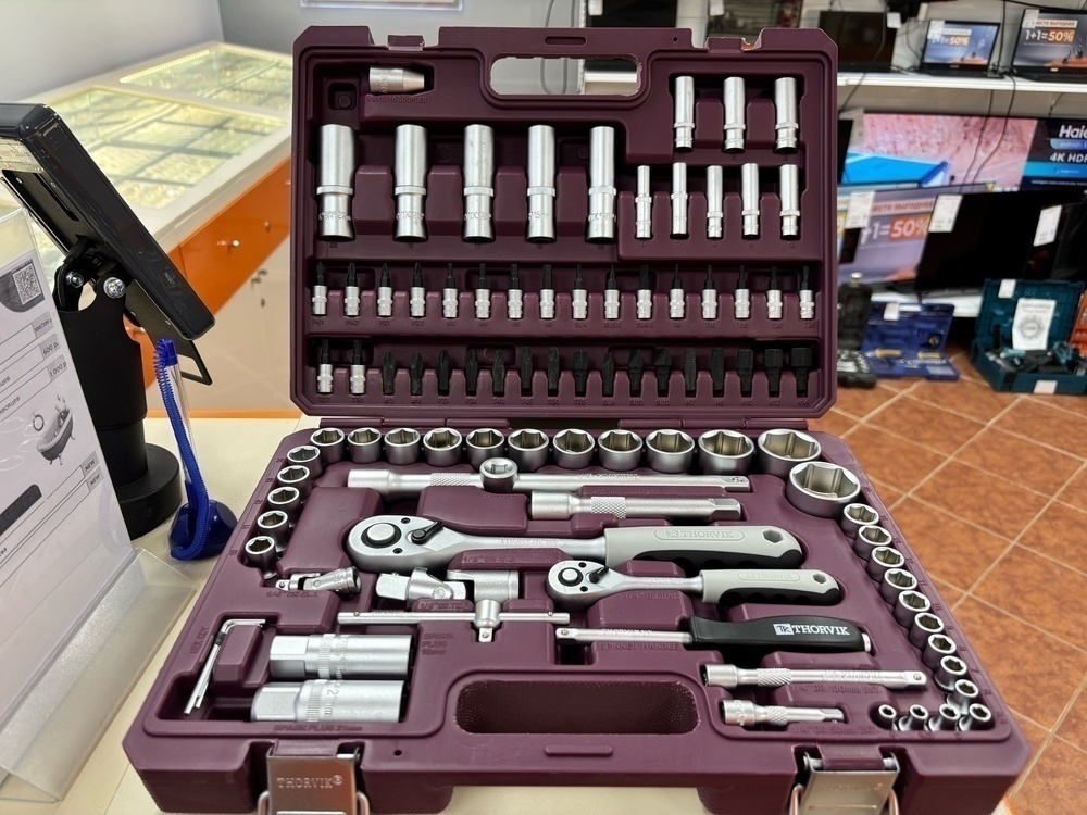 Набор инструментов Thorvik TS082 универсальный 1/4, 1/2 DR