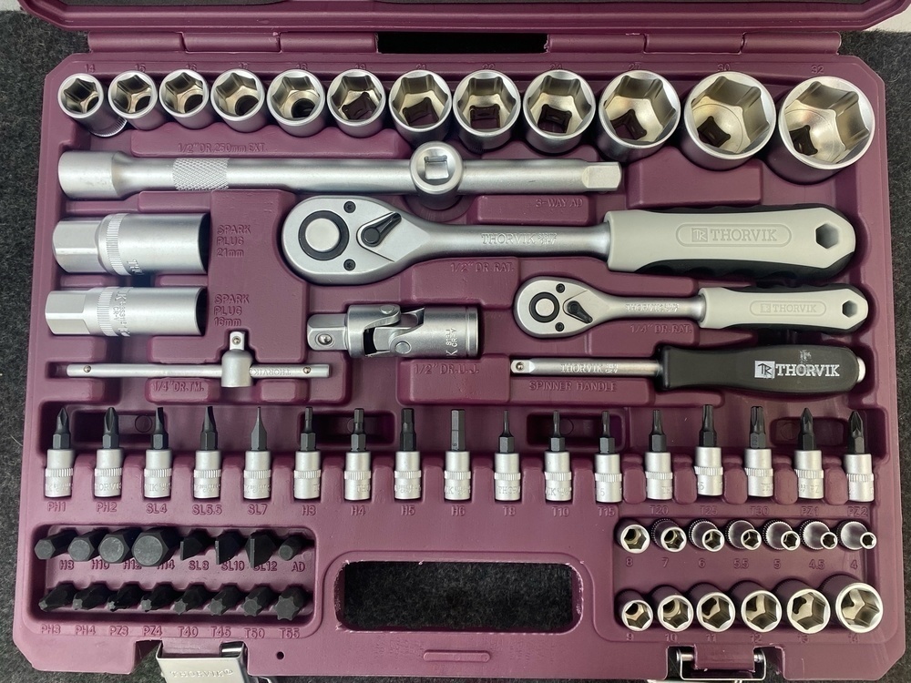 Набор инструментов Thorvik TS082 универсальный 1/4, 1/2 DR
