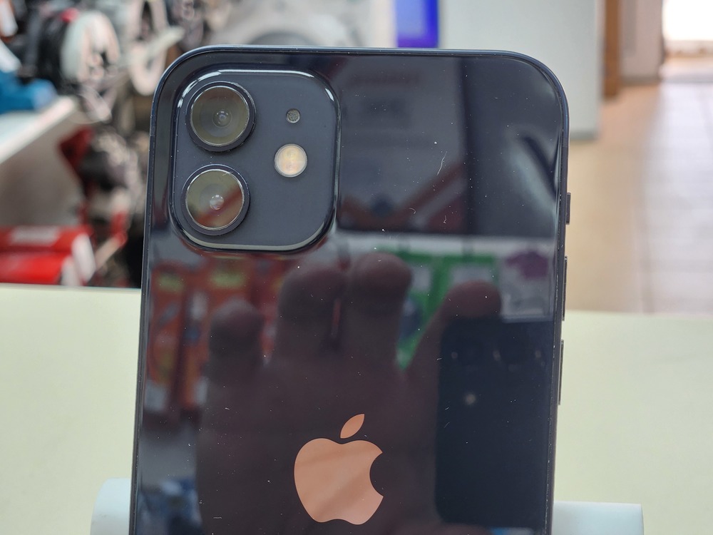 Смартфон Apple iPhone 12 64Gb