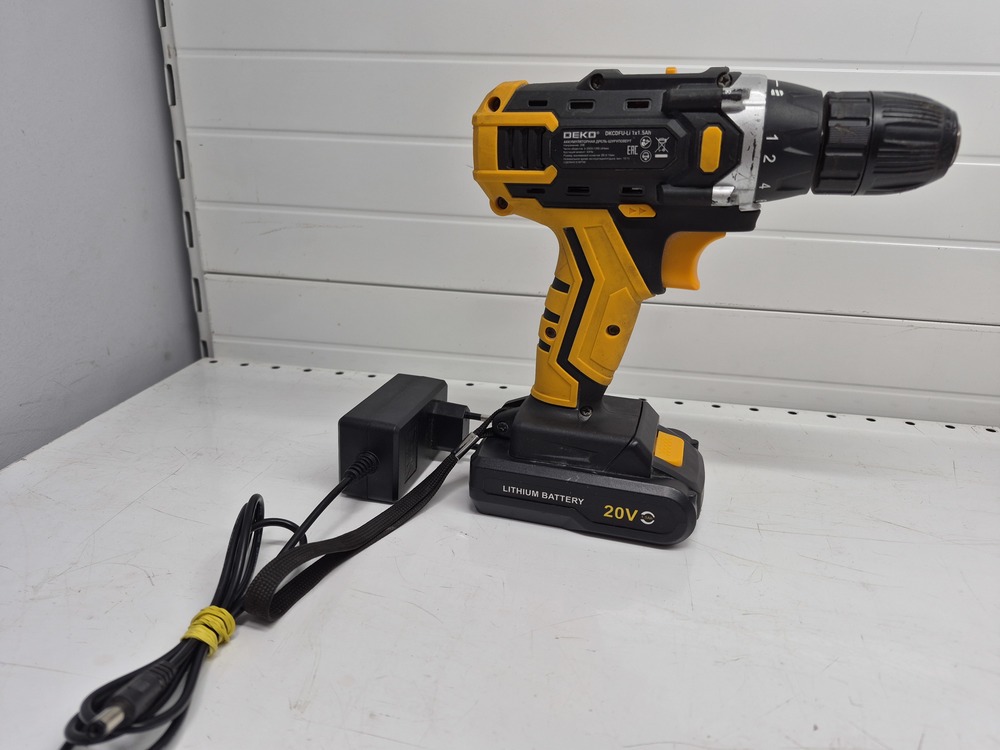 Шуруповерт Deko DKCD20FU-Li