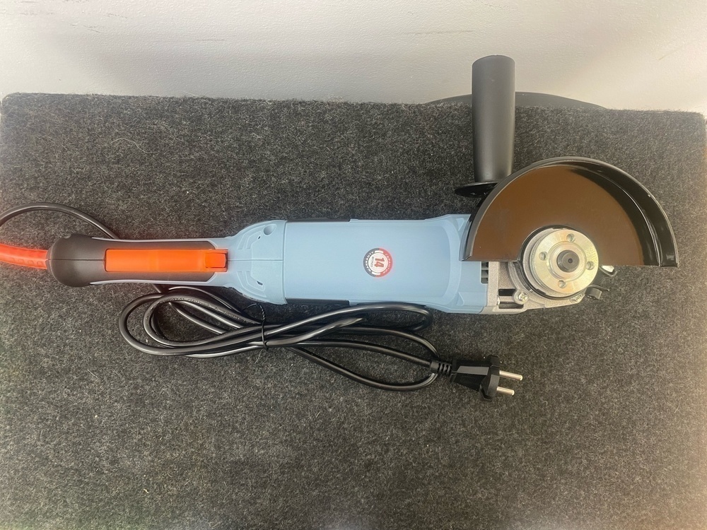 Угловая шлифмашина Электроприбор УШМ-125/1000Е