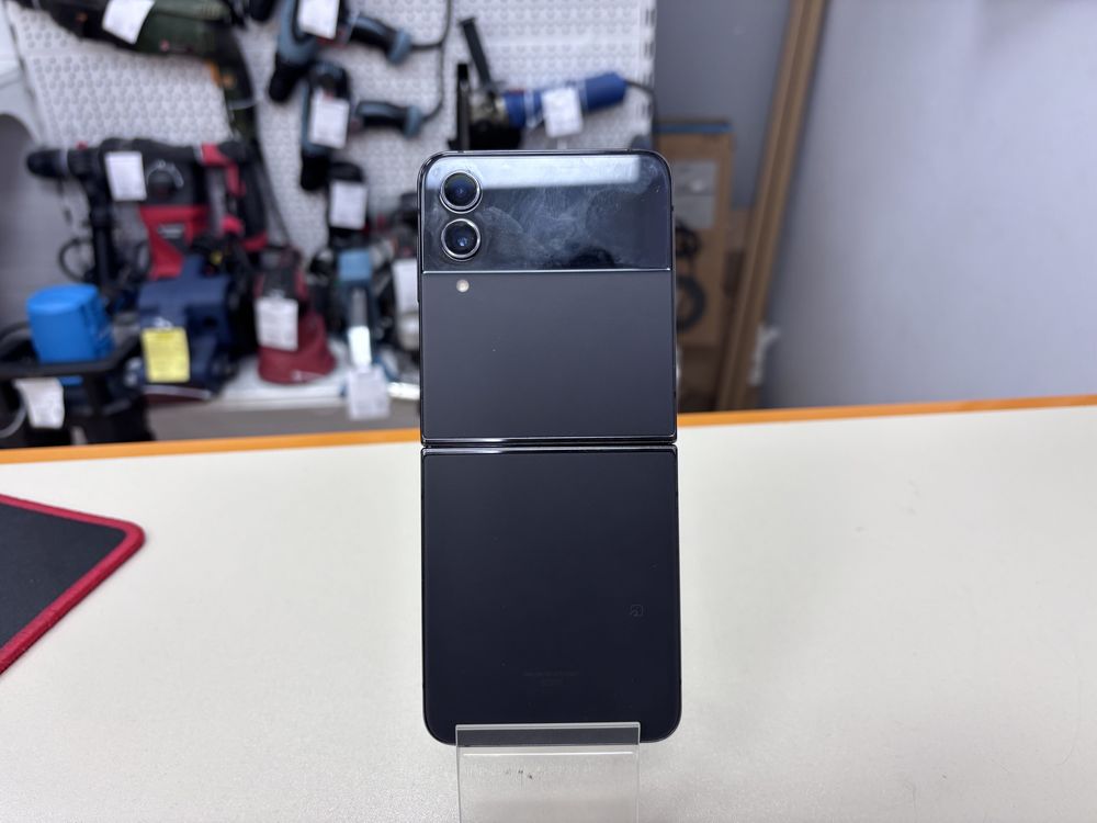 Смартфон Samsung Galaxy Z Flip 4 8/128