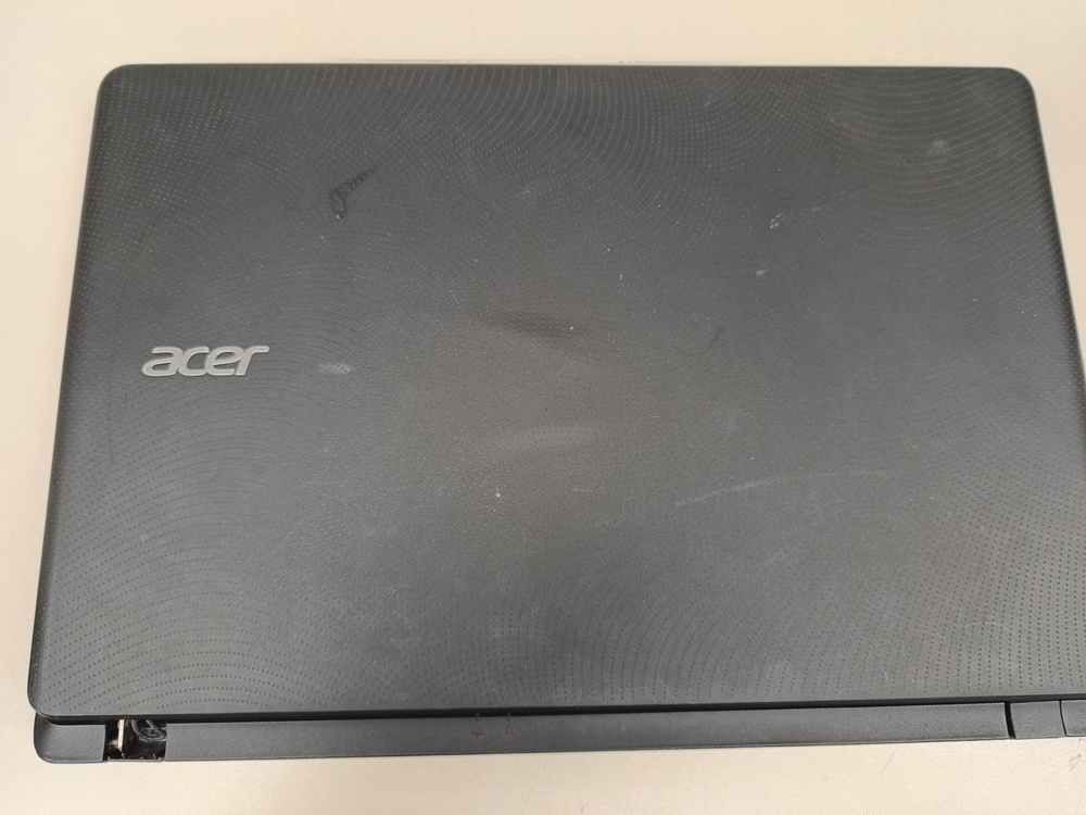 Ноутбук Acer; Core i3-6006U, HD Graphics, 6 Гб, Нет, 500 Гб
