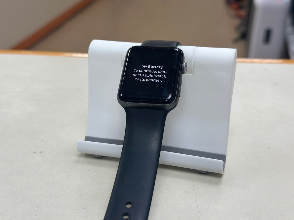 Смарт-часы Apple Watch Series 3 42 мм