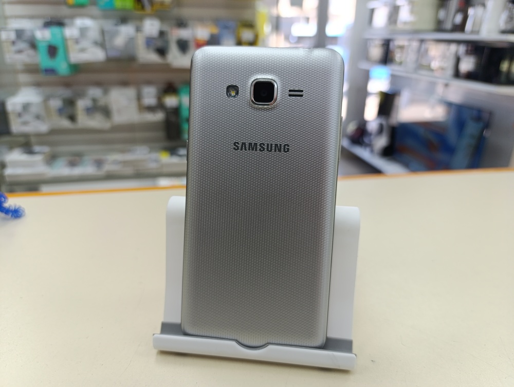 Смартфон Samsung Galaxy J2 Prime