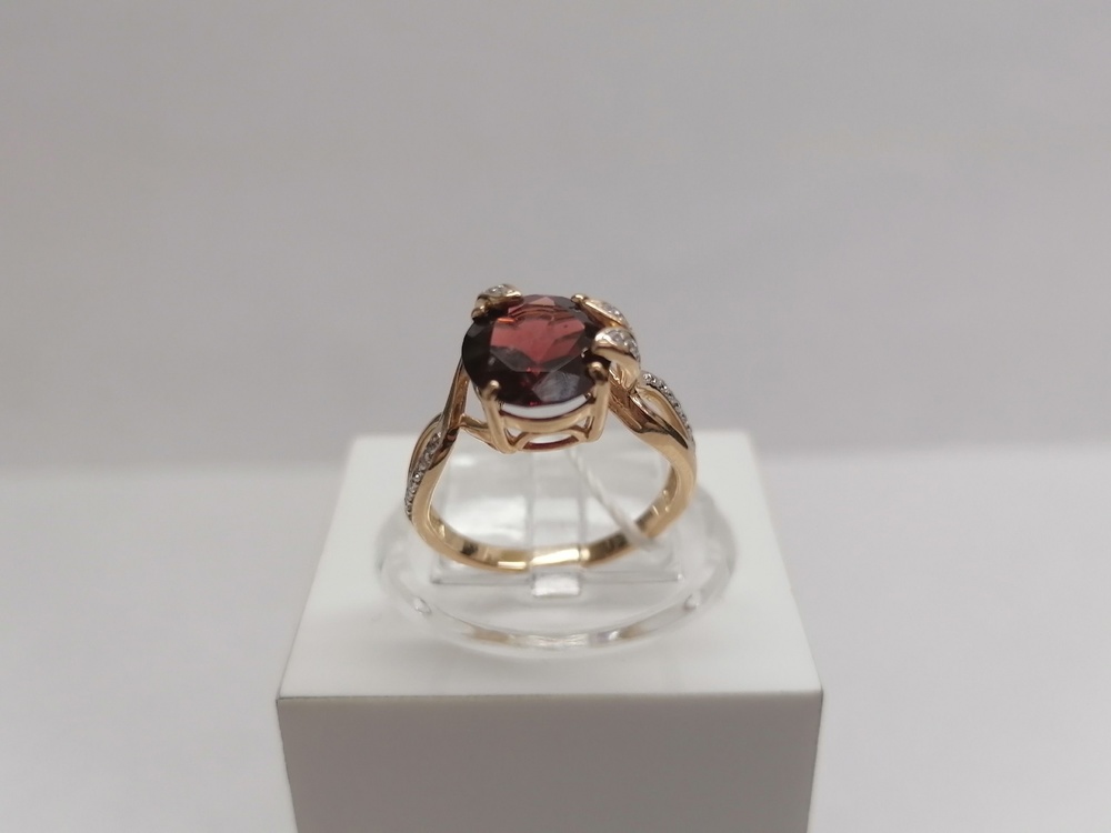 КОЛЬЦО С КАМНЯМИ (Au 585)