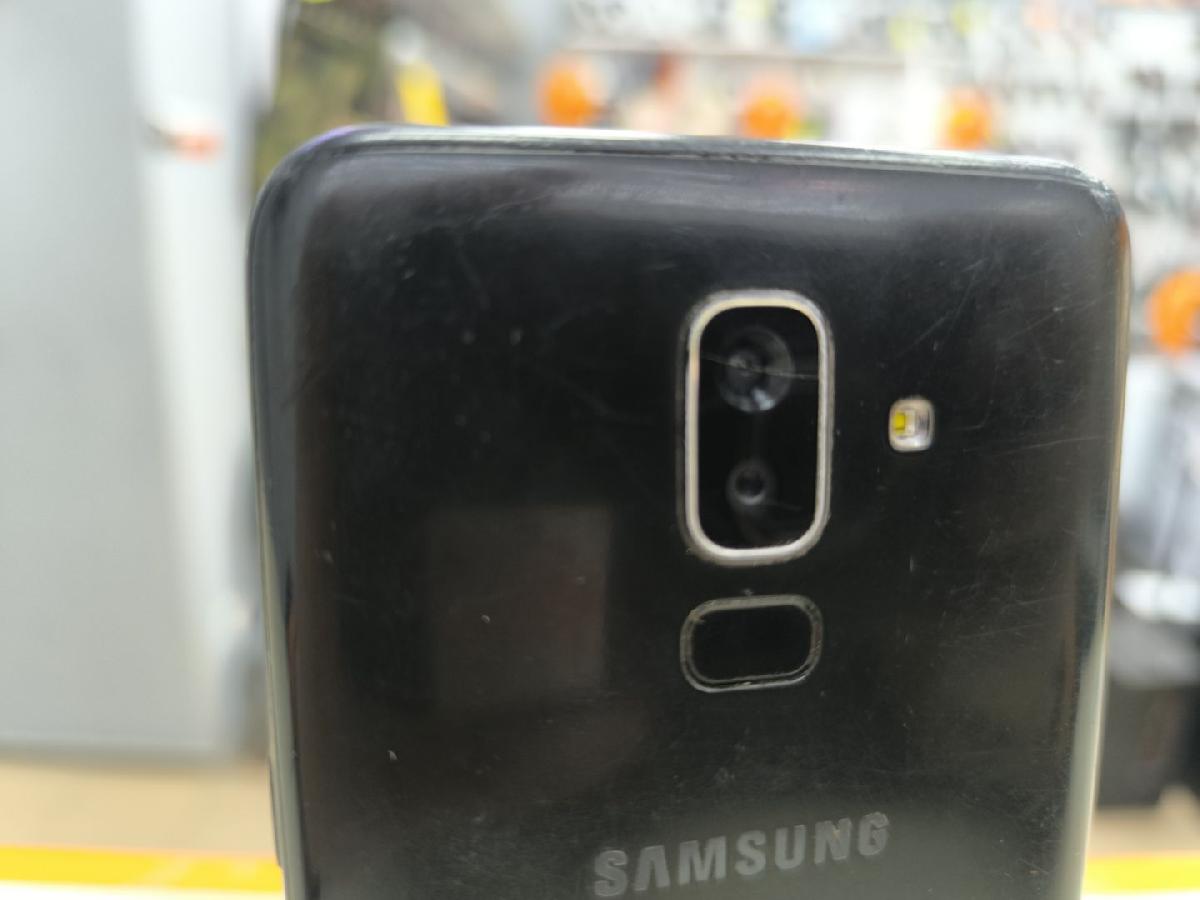 Смартфон Samsung Galaxy J8 3/32 (2018)