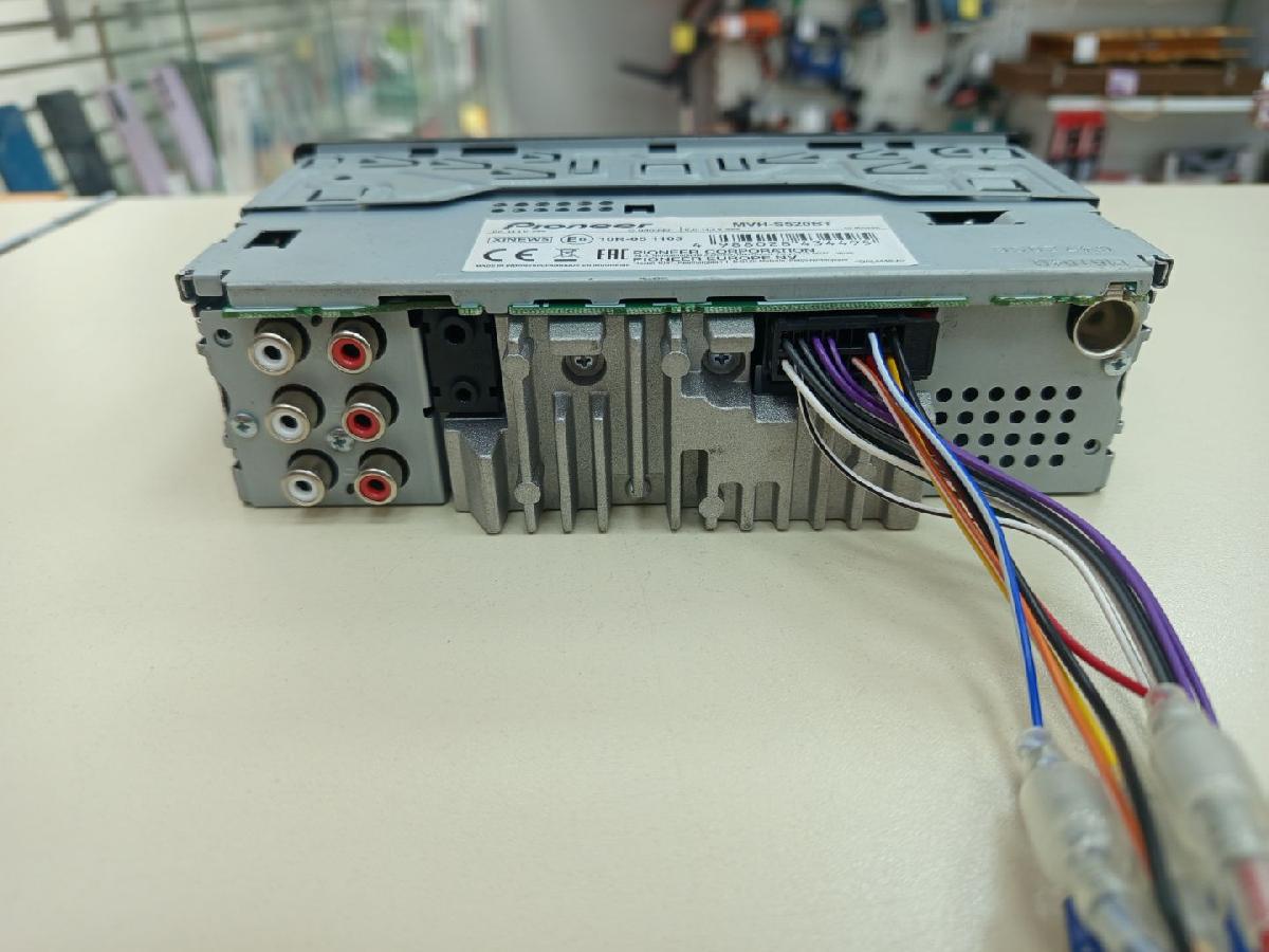 Автомагнитола Pioneer MVH-S520BT