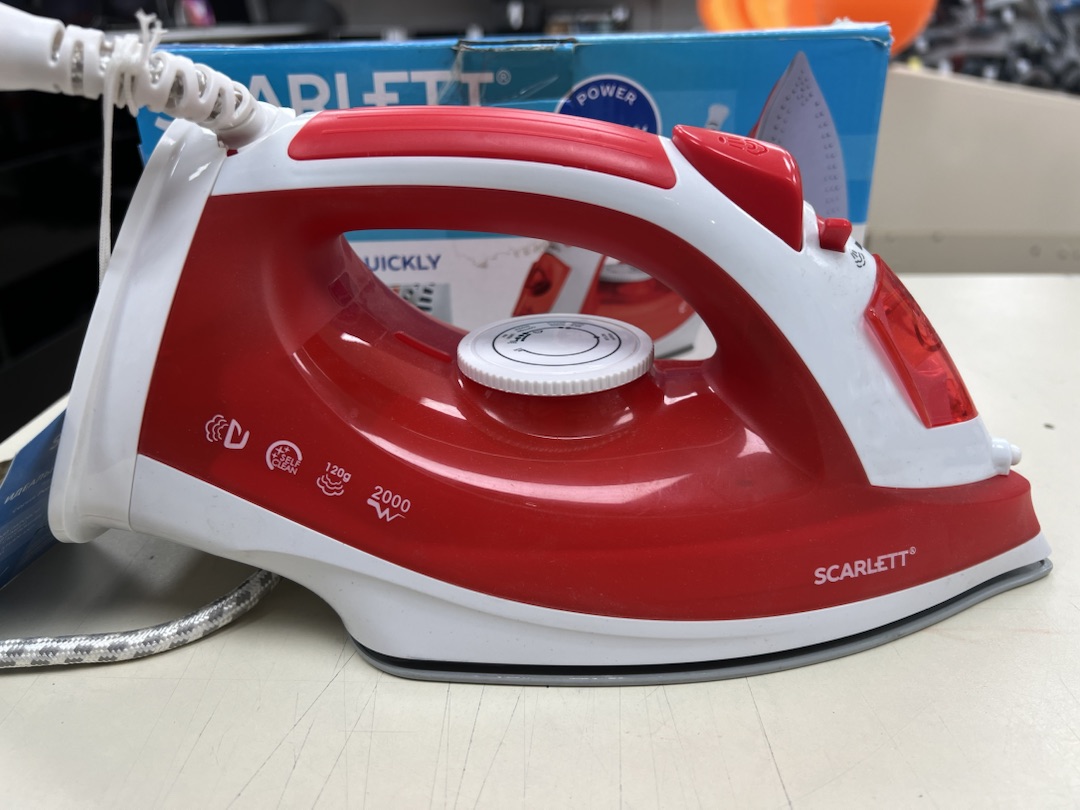 Утюг Scarlett SC-SI30P15