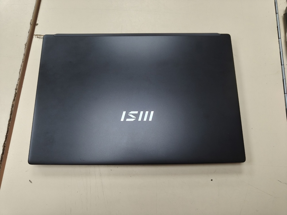 Ноутбук MSI Modern 15 b12m-211ru; Core i3-1215U, Intel UHD Graphics, 8 Гб, 250 Гб, Нет
