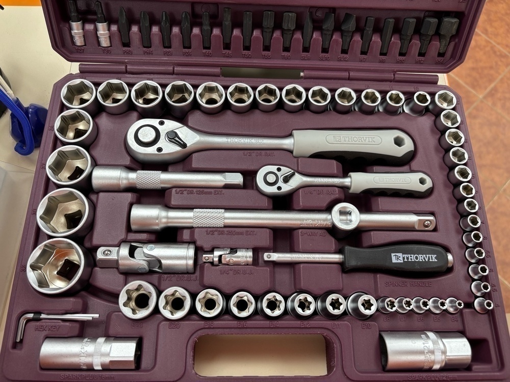 Набор инструментов Thorvik TS108 универсальный 1/4, 1/2 DR