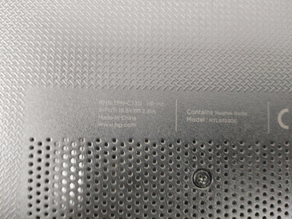 Ноутбук HP 15-rb040ur; AMD, E2, E2-9000e, AMD, Radeon R2 series, 4 Гб, Нет, 500 Гб