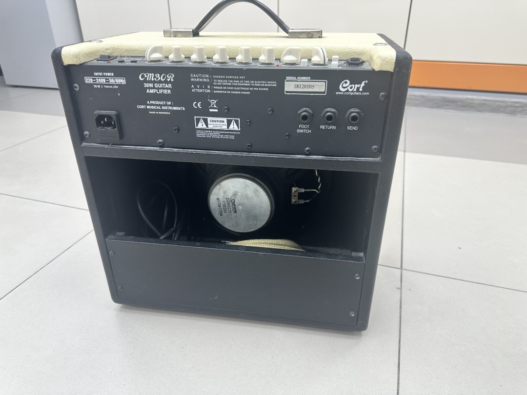 Комбоусилитель для гитар Cort CM30R