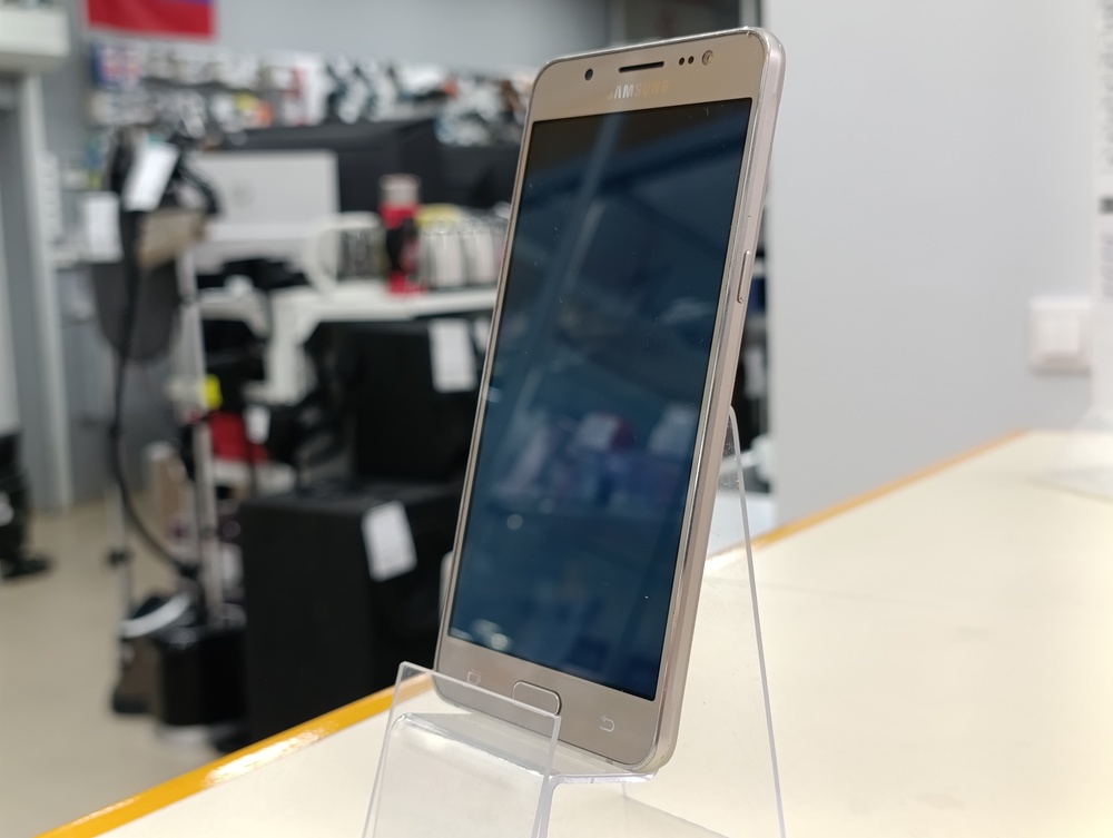 Смартфон Samsung Galaxy J5 2016 2/16