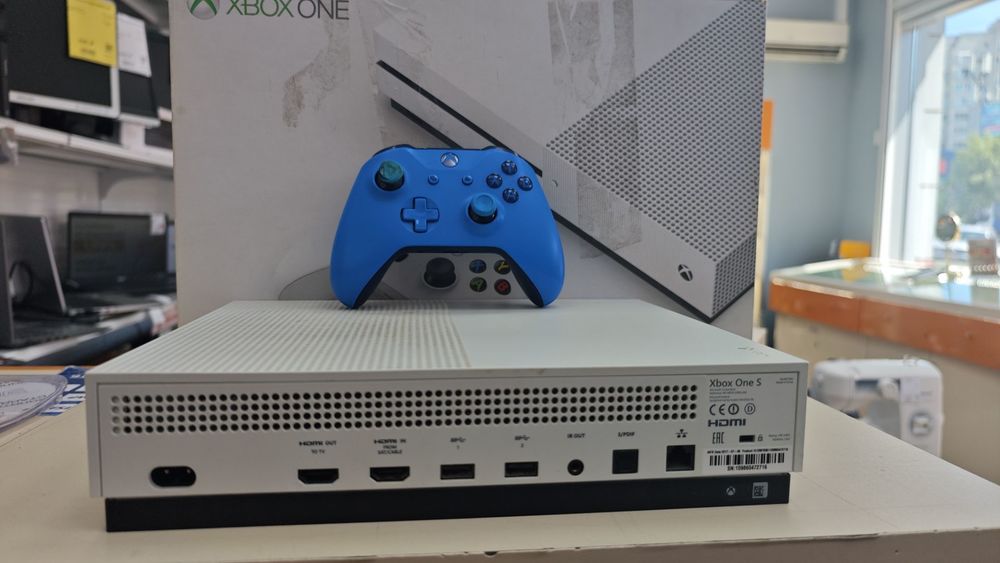 Игровая приставка Xbox One S 500Gb