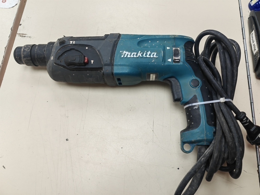 Перфоратор Makita HR2470