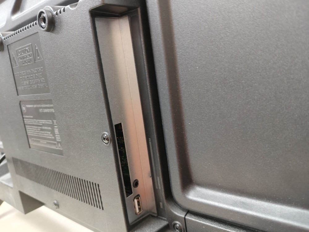 LED Телевизор HI HT-24H01FB