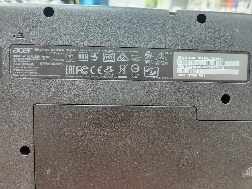 Ноутбук Acer; Core i3-6006U, Нет, 4 Гб, 120 Гб, Нет