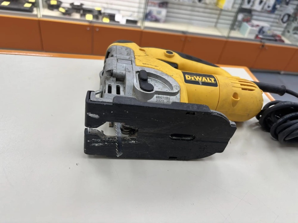 Лобзик Dewalt DW331K