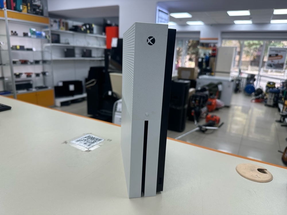 Игровая приставка Xbox One S 1TB