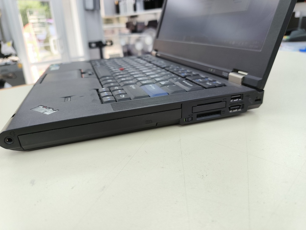 Ноутбук Lenovo; Core i5-2410M, Intel HD Graphics 3000, 8 Гб, Нет, 320 Гб