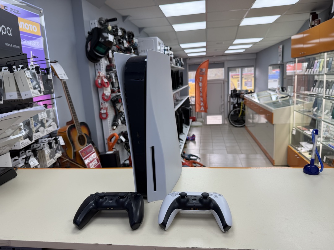 Игровая приставка PlayStation 5 825Gb (С дисководом)