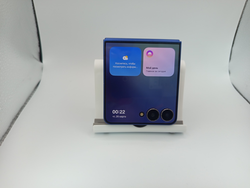 Смартфон Samsung Galaxy Z Flip 7 12/256