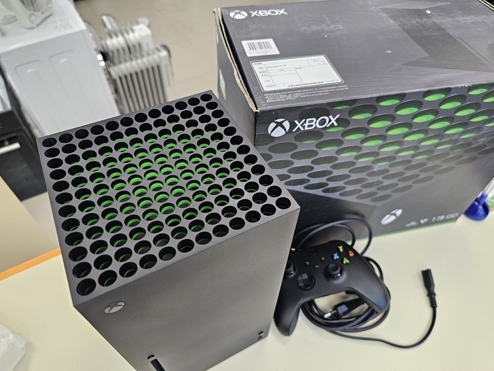 Игровая приставка Xbox Series X 1Tb
