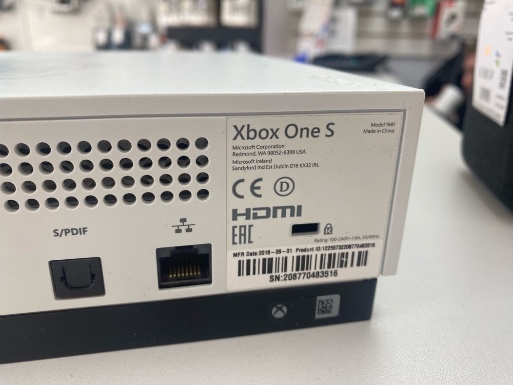 Игровая приставка Xbox One S 1TB