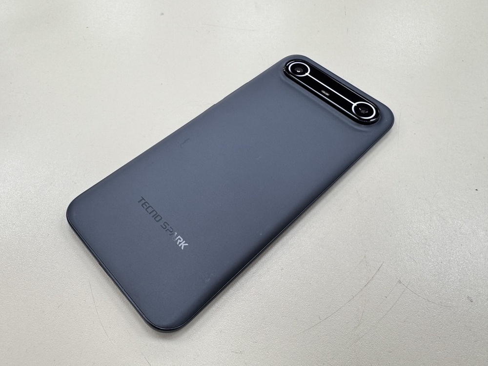 Смартфон Tecno Spark Slim 8/256