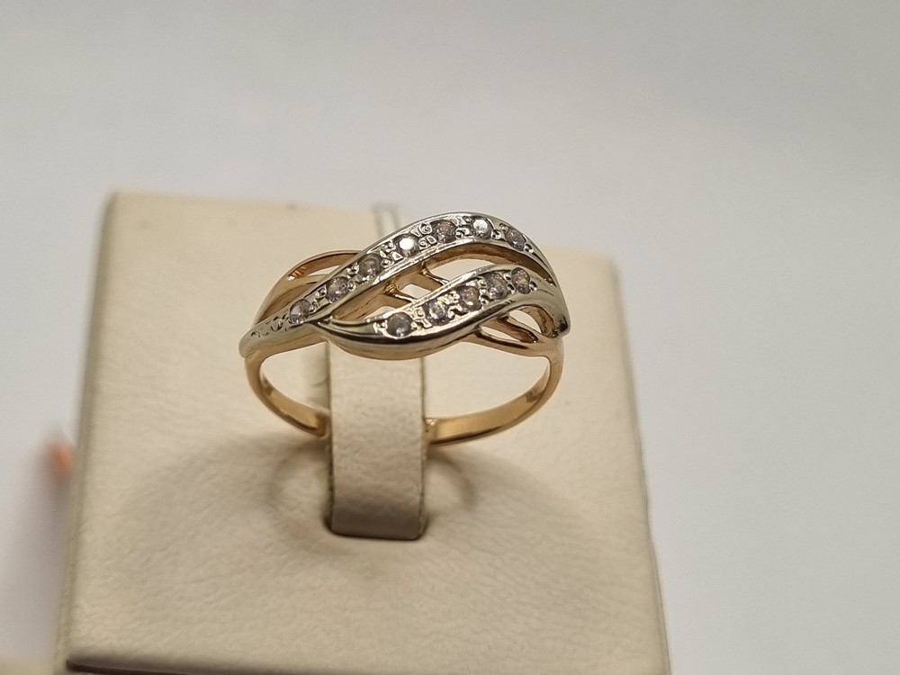 КОЛЬЦО С КАМНЯМИ (Au 585)