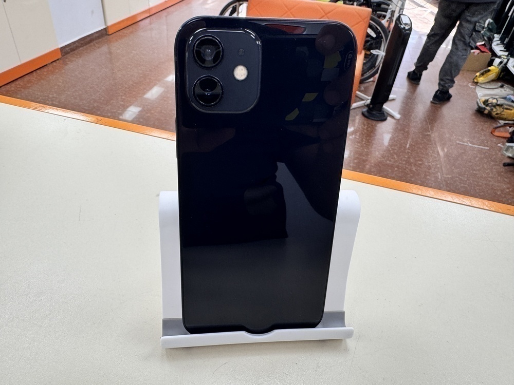 Смартфон Apple iPhone 12 64Gb