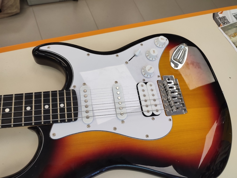 Электрогитара Rockdale Stars ssh wh