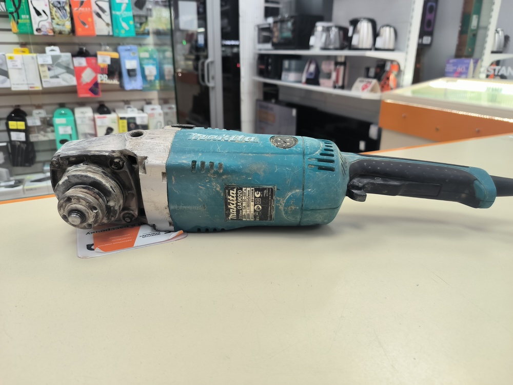 Угловая шлифмашина Makita GA9020