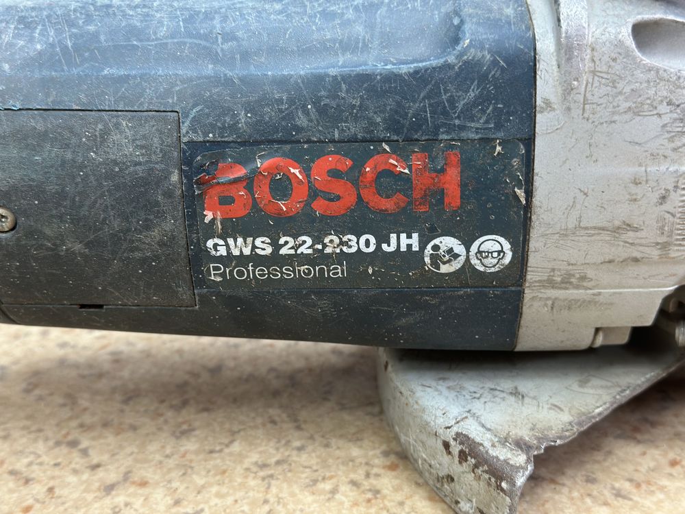 Угловая шлифмашина Bosch GWS 22-230 JH
