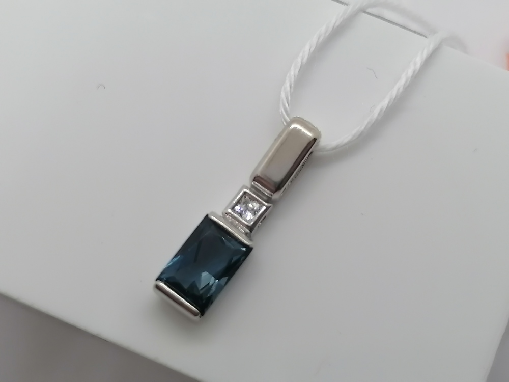 ПОДВЕСКА С КАМНЯМИ (Au 585)