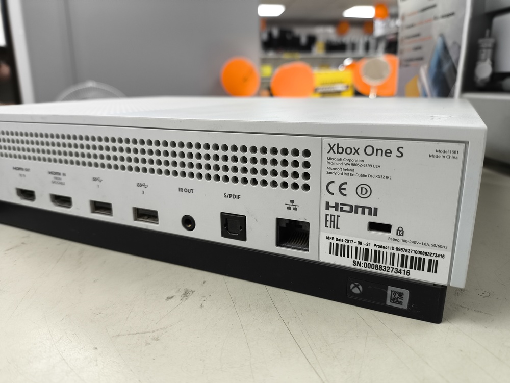 Игровая приставка Xbox One S 1TB