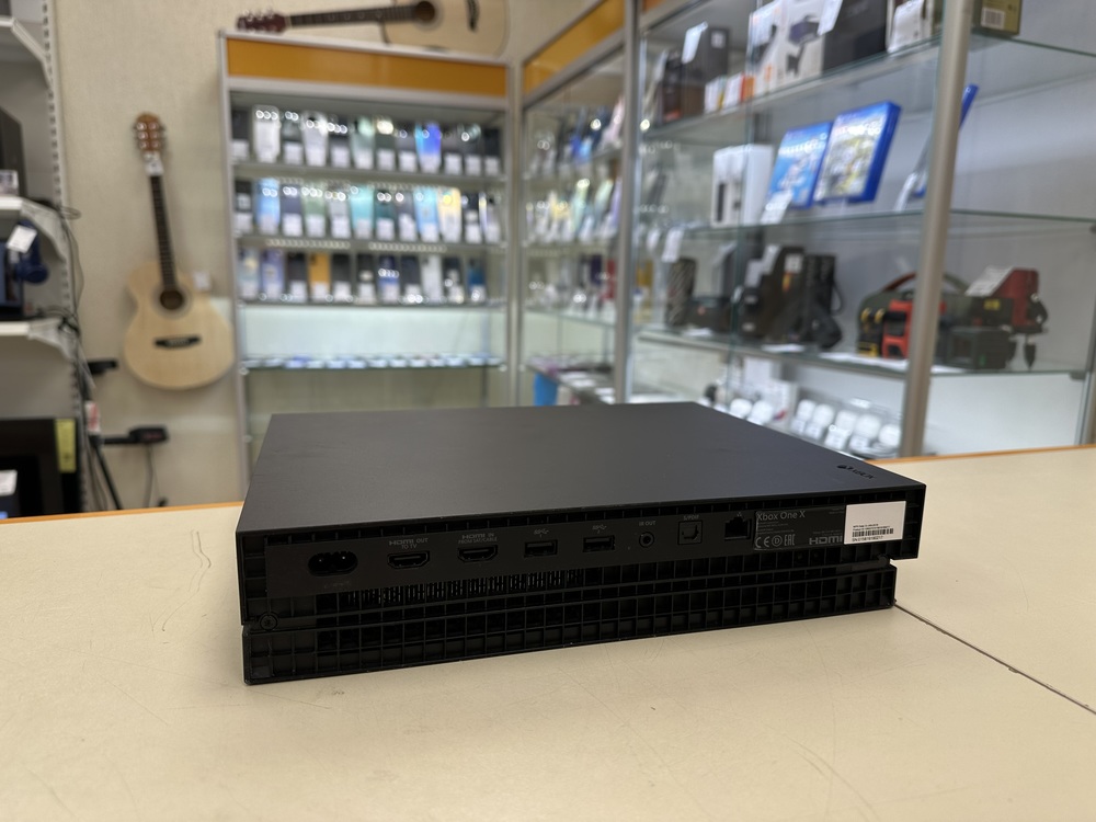 Игровая приставка Xbox One X 1Tb