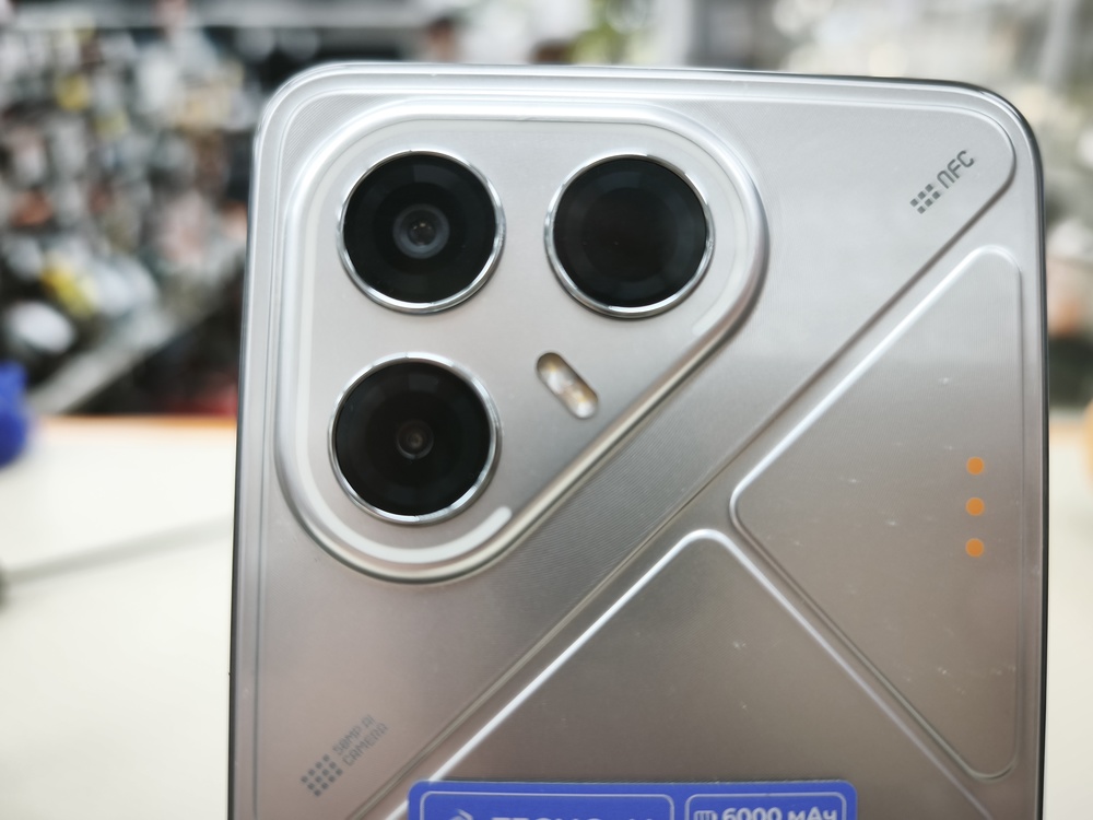 Смартфон Tecno Pova 7 5G 8/128