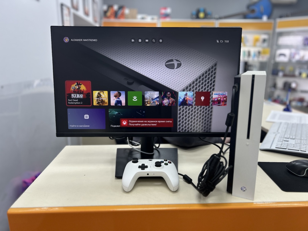 Игровая приставка Xbox One S 1TB