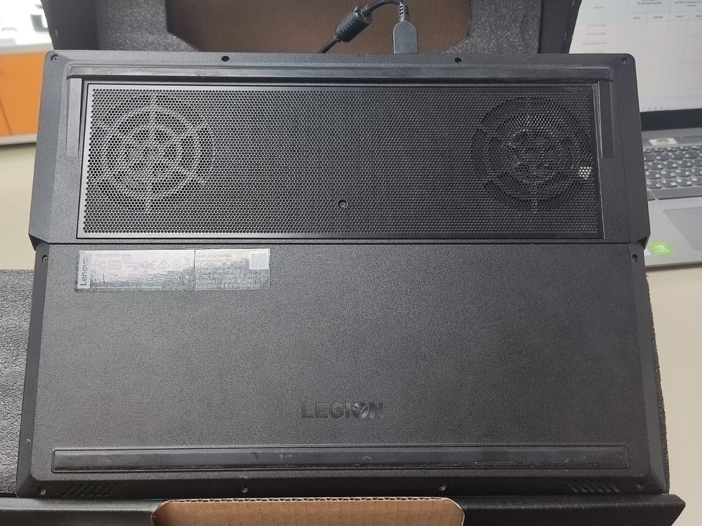 Ноутбук Lenovo; Core i7-8750H, Intel HD Graphics 630, 8 Гб, 240 Гб, 1 Tb