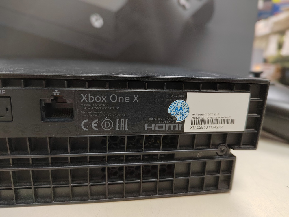 Игровая приставка Xbox One X 1Tb