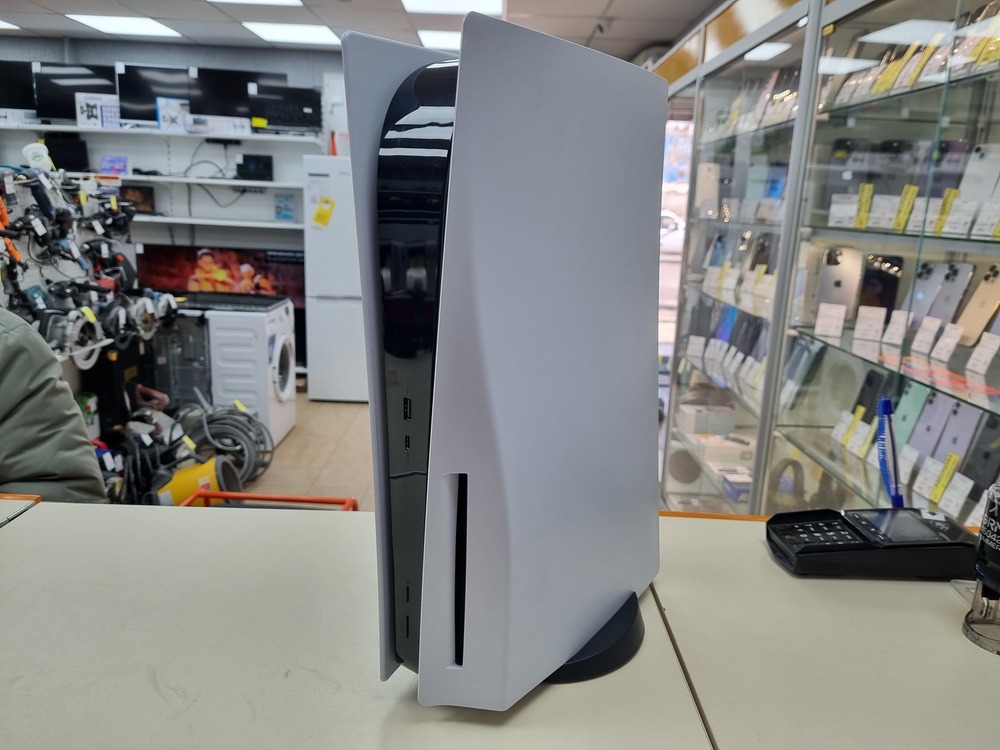 Игровая приставка PlayStation 5 825Gb (С дисководом)